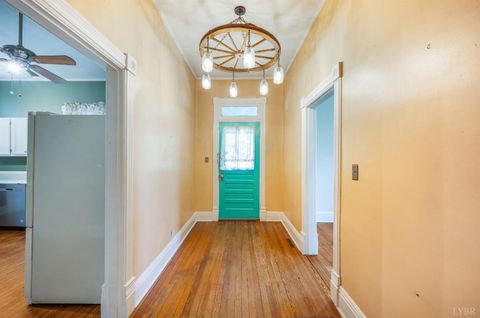 Tiny photo for 113 Garland Avenue, Amherst, VA 24521 (MLS # 365659)