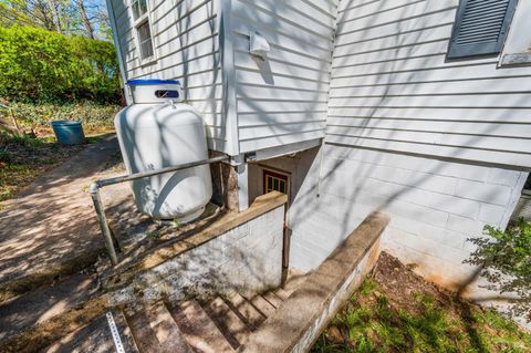 Tiny photo for 113 Garland Avenue, Amherst, VA 24521 (MLS # 365659)