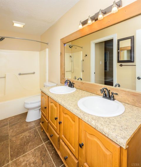 Tiny photo for 424 Cambridge Drive, Lynchburg, VA 24502 (MLS # 363564)