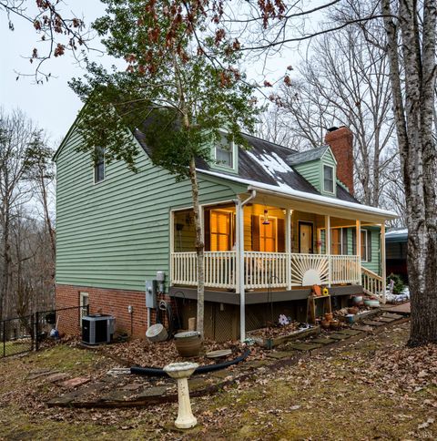 Tiny photo for 424 Cambridge Drive, Lynchburg, VA 24502 (MLS # 363564)