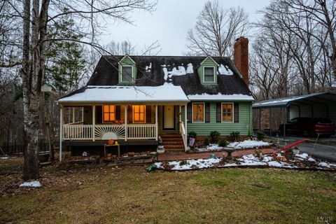 Tiny photo for 424 Cambridge Drive, Lynchburg, VA 24502 (MLS # 363564)