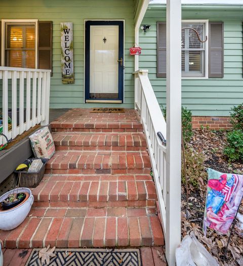Tiny photo for 424 Cambridge Drive, Lynchburg, VA 24502 (MLS # 363564)