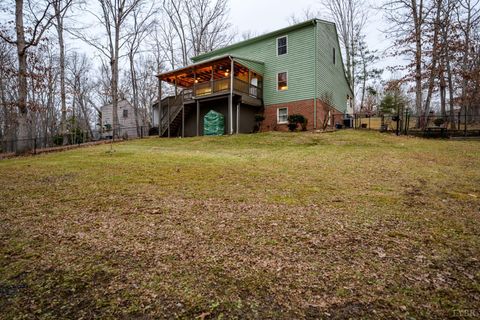 Tiny photo for 424 Cambridge Drive, Lynchburg, VA 24502 (MLS # 363564)