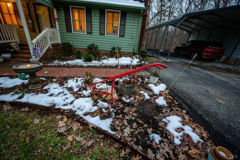 Tiny photo for 424 Cambridge Drive, Lynchburg, VA 24502 (MLS # 363564)