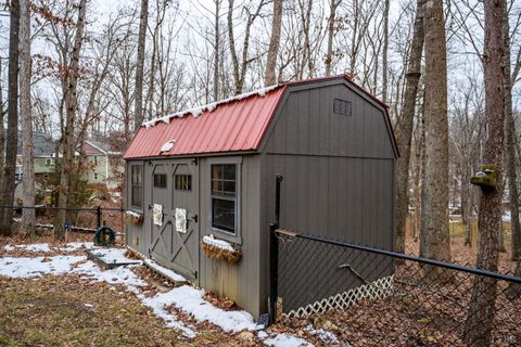 Tiny photo for 424 Cambridge Drive, Lynchburg, VA 24502 (MLS # 363564)