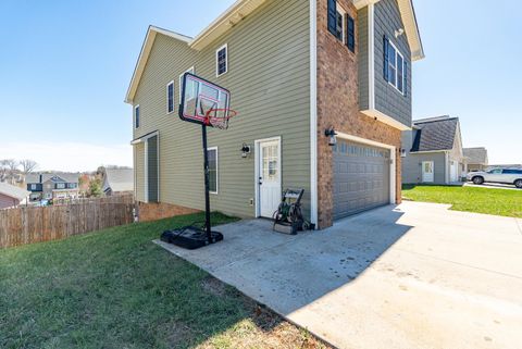 Tiny photo for 303 Benchmark Drive, Evington, VA 24550 (MLS # 365145)