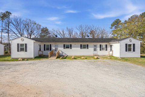 Tiny photo for 801 Henry Street, Gretna, VA 24557 (MLS # 365326)