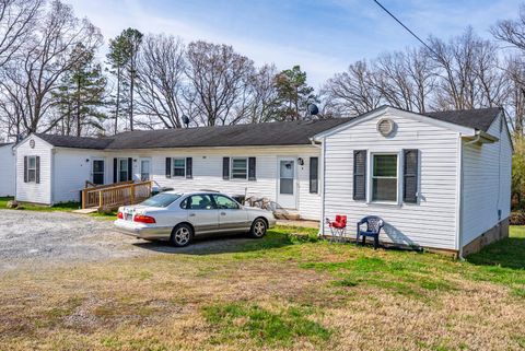 Tiny photo for 801 Henry Street, Gretna, VA 24557 (MLS # 365326)