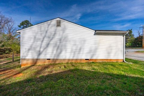Tiny photo for 801 Henry Street, Gretna, VA 24557 (MLS # 365326)
