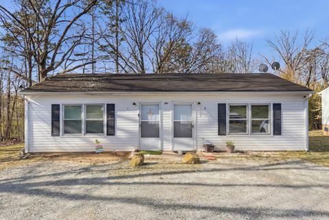Tiny photo for 801 Henry Street, Gretna, VA 24557 (MLS # 365326)