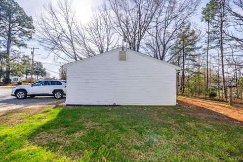 Tiny photo for 801 Henry Street, Gretna, VA 24557 (MLS # 365326)