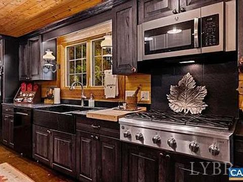 Tiny photo for 325 Old Roseland Road, Roseland, VA 22967 (MLS # 366592)