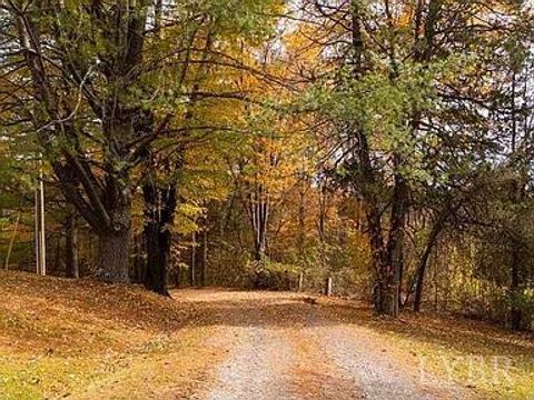Tiny photo for 325 Old Roseland Road, Roseland, VA 22967 (MLS # 366592)