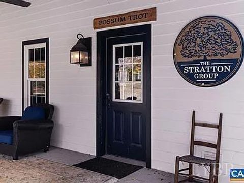 Tiny photo for 325 Old Roseland Road, Roseland, VA 22967 (MLS # 366592)
