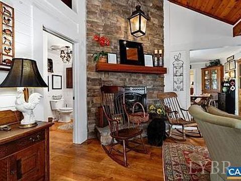 Tiny photo for 325 Old Roseland Road, Roseland, VA 22967 (MLS # 366592)