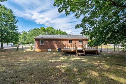 Single Family Residence in Rustburg VA 1432 Wisecarver Road 24.jpg