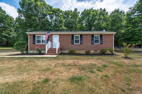 Single Family Residence in Rustburg VA 1432 Wisecarver Road.jpg