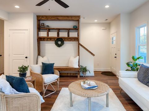 Tiny photo for 110 Aaron Place #703, Lynchburg, VA 24502 (MLS # 365960)