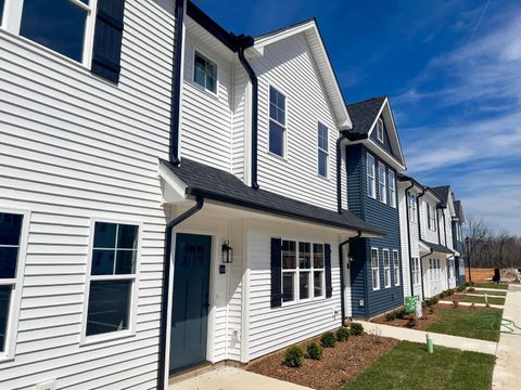 Tiny photo for 110 Aaron Place #703, Lynchburg, VA 24502 (MLS # 365960)