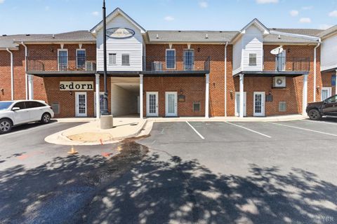 Photo of 101 Duncraig Drive #204, Lynchburg, VA 24502 (MLS # 366662)