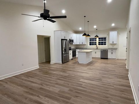 Tiny photo for 511 Otey, Bedford, VA 24523 (MLS # 364565)