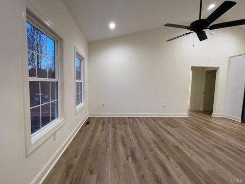 Tiny photo for 511 Otey, Bedford, VA 24523 (MLS # 364565)