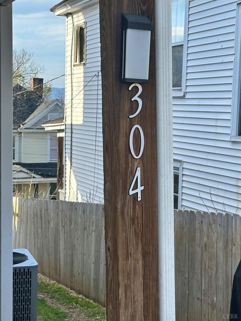 Tiny photo for 304 Walnut Street, Lynchburg, VA 24504 (MLS # 365212)