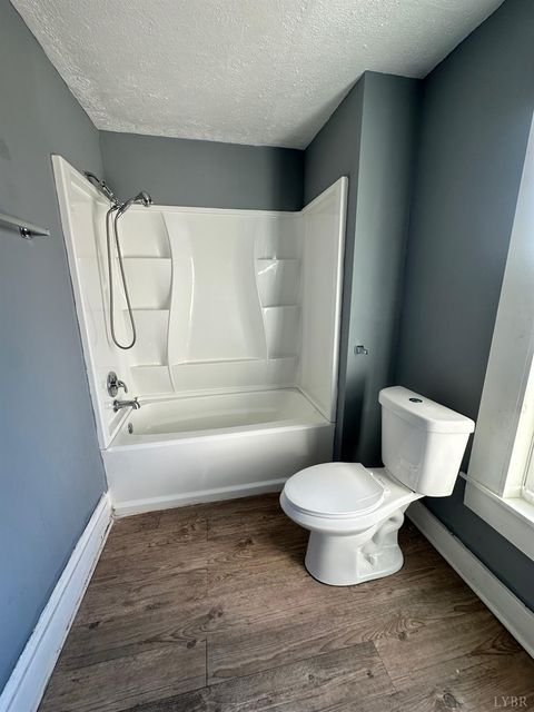 Tiny photo for 304 Walnut Street, Lynchburg, VA 24504 (MLS # 365212)