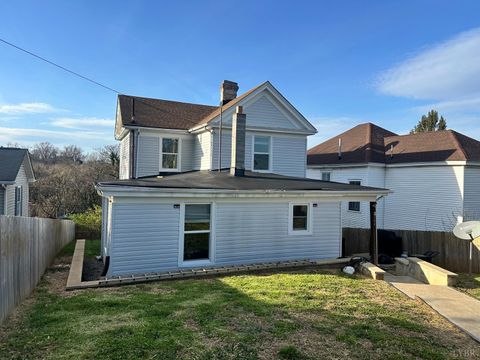 Tiny photo for 304 Walnut Street, Lynchburg, VA 24504 (MLS # 365212)