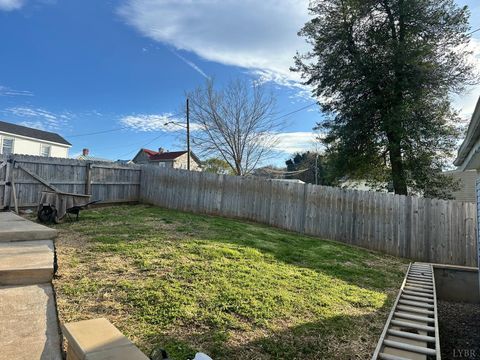 Tiny photo for 304 Walnut Street, Lynchburg, VA 24504 (MLS # 365212)