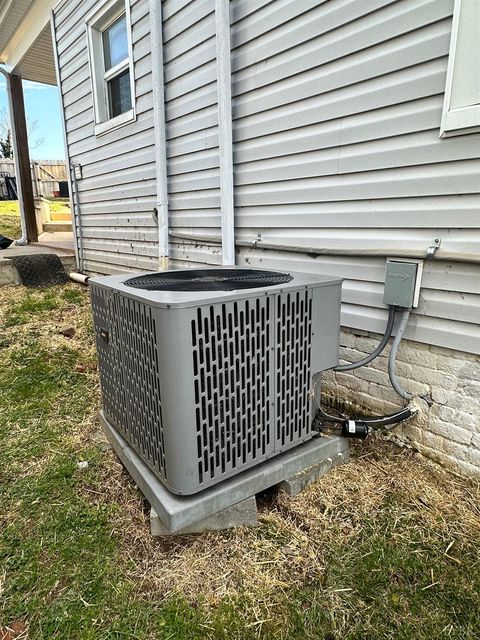 Tiny photo for 304 Walnut Street, Lynchburg, VA 24504 (MLS # 365212)