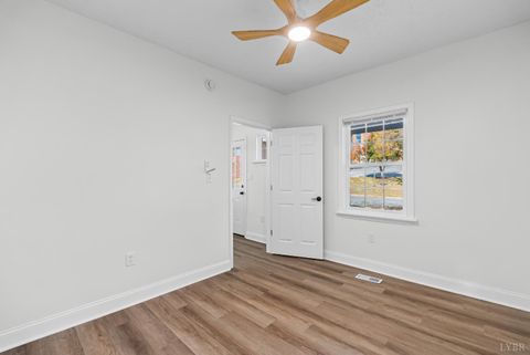Tiny photo for 223 wadsworth Street, Lynchburg, VA 24501 (MLS # 364549)