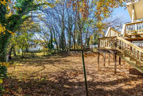 Tiny photo for 223 wadsworth Street, Lynchburg, VA 24501 (MLS # 364549)