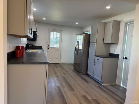 Tiny photo for 84 Polk Street, Lynchburg, VA 24504 (MLS # 362875)