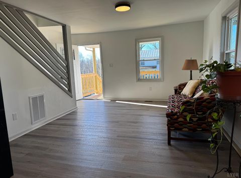 Tiny photo for 84 Polk Street, Lynchburg, VA 24504 (MLS # 362875)