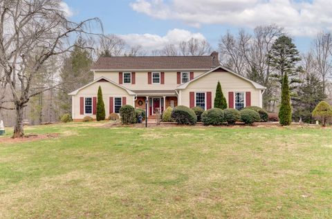 Photo of 1304 Gills Road, Bedford, VA 24523 (MLS # 364976)