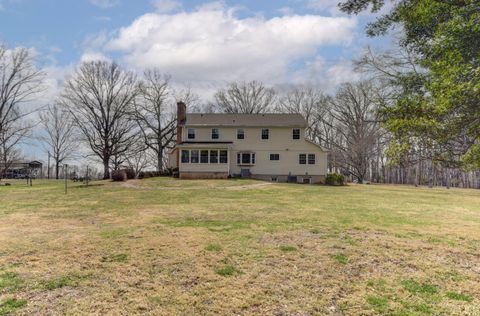Tiny photo for 1304 Gills Road, Bedford, VA 24523 (MLS # 364976)