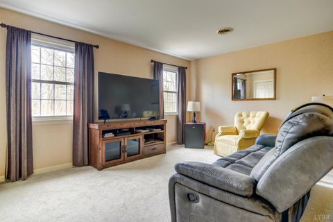 Tiny photo for 1304 Gills Road, Bedford, VA 24523 (MLS # 364976)