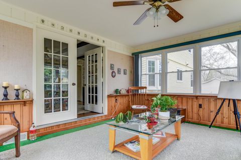 Tiny photo for 1304 Gills Road, Bedford, VA 24523 (MLS # 364976)