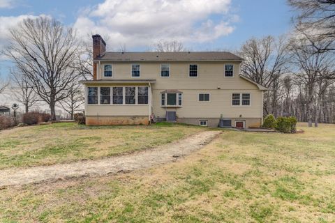 Tiny photo for 1304 Gills Road, Bedford, VA 24523 (MLS # 364976)