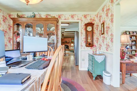 Tiny photo for 1304 Gills Road, Bedford, VA 24523 (MLS # 364976)