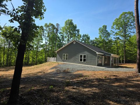Tiny photo for 371 Pettigrew Drive, Concord, VA 24538 (MLS # 366203)