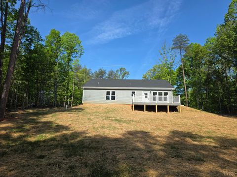 Tiny photo for 371 Pettigrew Drive, Concord, VA 24538 (MLS # 366203)