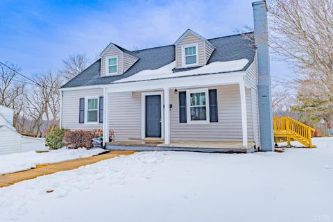 Tiny photo for 1419 Broad Street St, Altavista, VA 24517 (MLS # 364311)