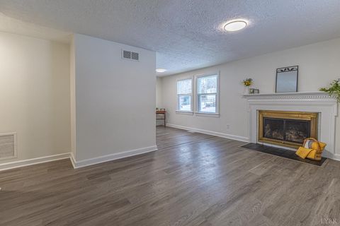 Tiny photo for 1419 Broad Street St, Altavista, VA 24517 (MLS # 364311)