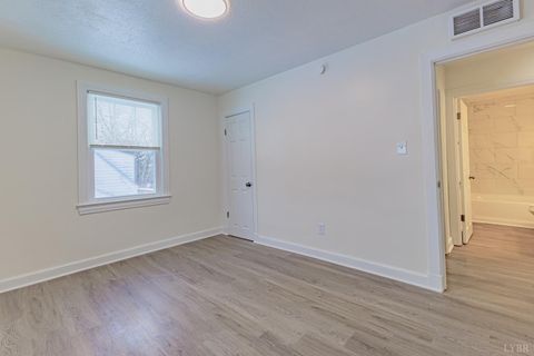 Tiny photo for 1419 Broad Street St, Altavista, VA 24517 (MLS # 364311)