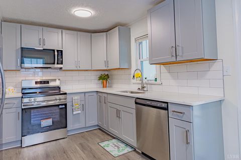 Tiny photo for 1419 Broad Street St, Altavista, VA 24517 (MLS # 364311)