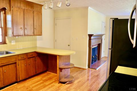 Tiny photo for 121 Gatlin St, Lynchburg, VA 24502 (MLS # 361787)