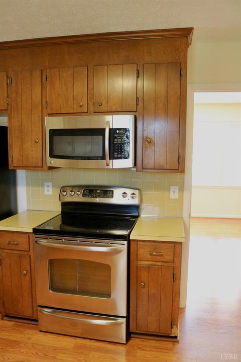 Tiny photo for 121 Gatlin St, Lynchburg, VA 24502 (MLS # 361787)