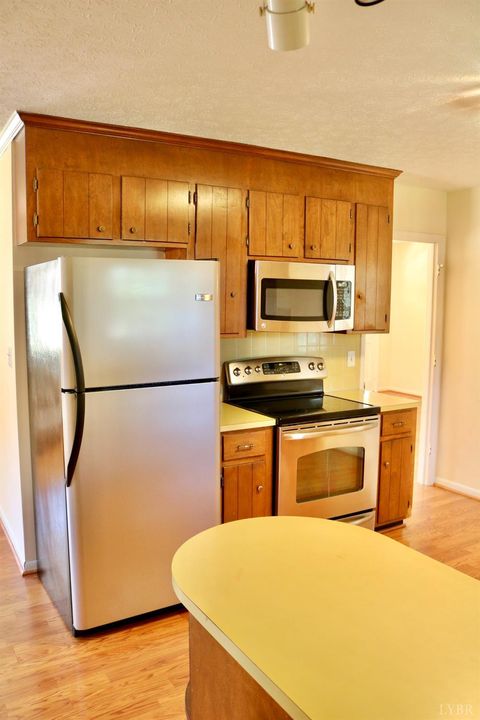 Tiny photo for 121 Gatlin St, Lynchburg, VA 24502 (MLS # 361787)